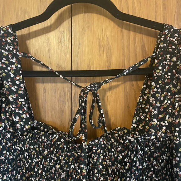 Square Neck Ruffle Dress - Picture 4 of 8